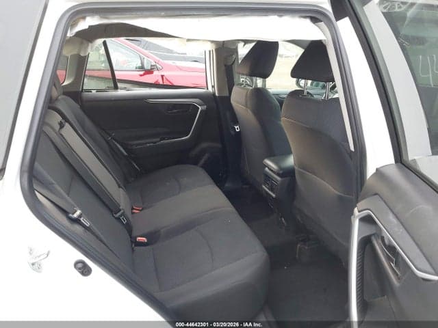 2023 TOYOTA RAV4 LE 8