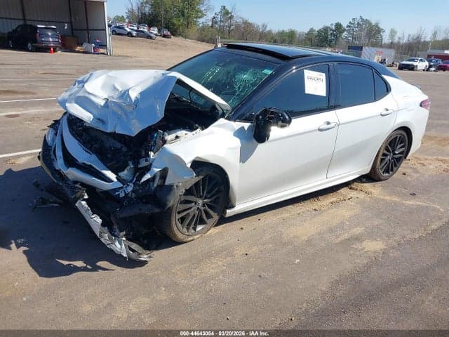 2018 TOYOTA CAMRY XSE 2