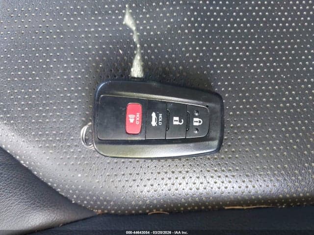 2018 TOYOTA CAMRY XSE 11