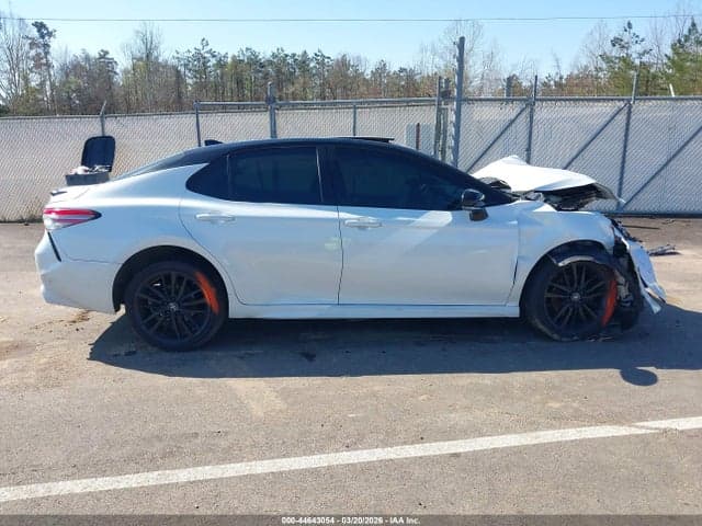 2018 TOYOTA CAMRY XSE 14