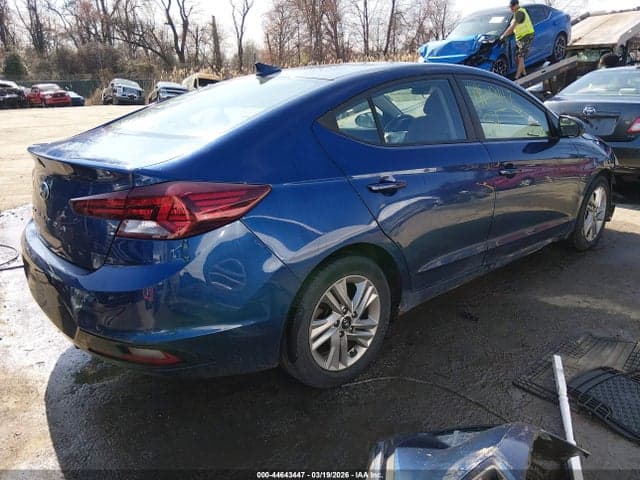 2020 HYUNDAI ELANTRA SEL 4