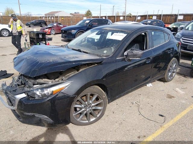 2018 MAZDA MAZDA3 TOURING 2