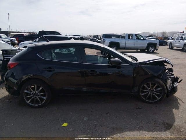 2018 MAZDA MAZDA3 TOURING 14