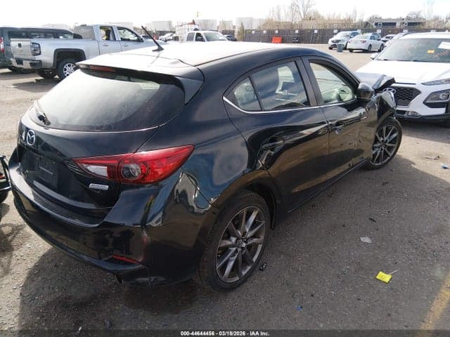 2018 MAZDA MAZDA3 TOURING 4