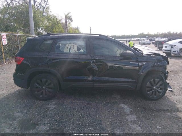 2024 VOLKSWAGEN TAOS 1.5T S 14