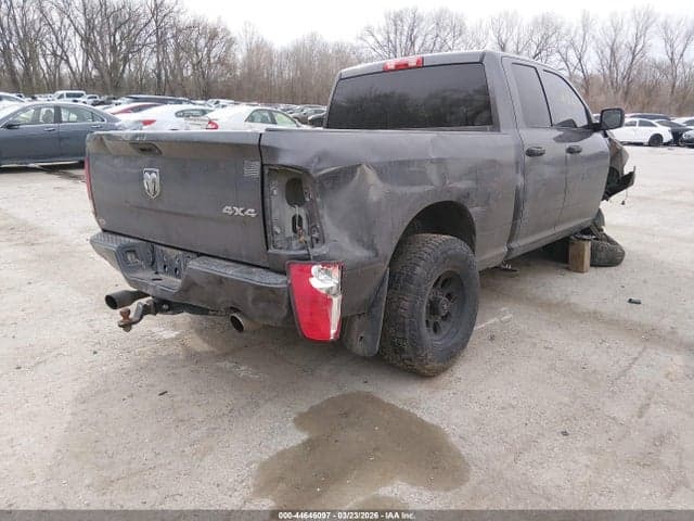 2017 RAM 1500 EXPRESS 4X4 6'4 BOX 4