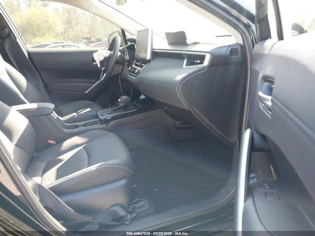 2026 TOYOTA COROLLA CROSS XLE 5