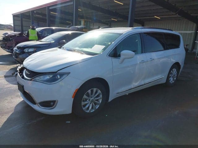 2019 CHRYSLER PACIFICA TOURING L 2
