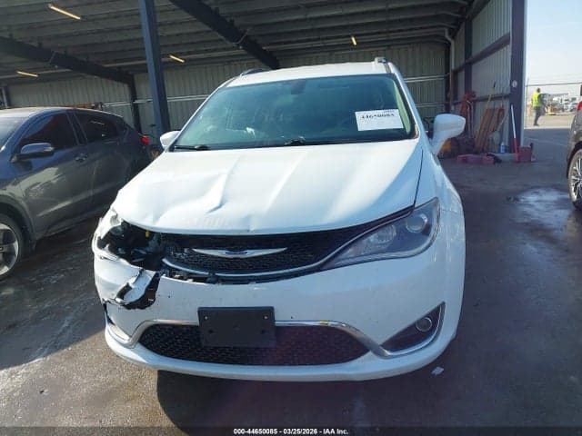 2019 CHRYSLER PACIFICA TOURING L 12