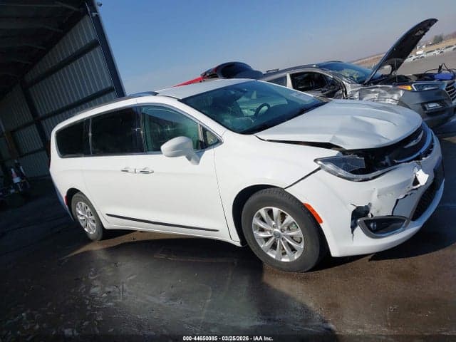 2019 CHRYSLER PACIFICA TOURING L 13