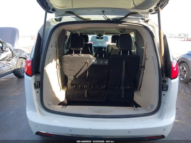 2019 CHRYSLER PACIFICA TOURING L 17