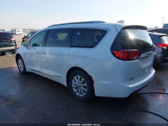 2019 CHRYSLER PACIFICA TOURING L 3
