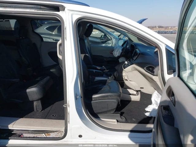 2019 CHRYSLER PACIFICA TOURING L 5