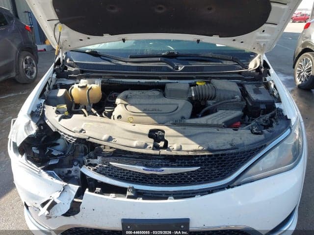 2019 CHRYSLER PACIFICA TOURING L 10