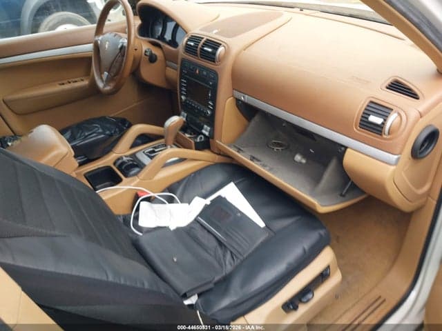 2010 PORSCHE CAYENNE 5