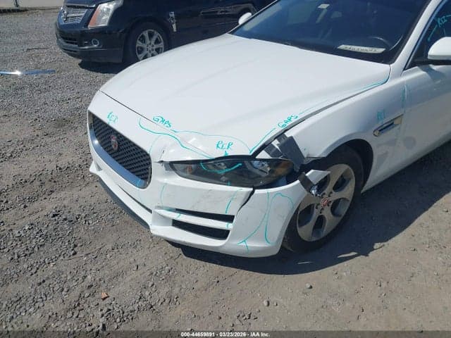 2017 JAGUAR XE 25T 6