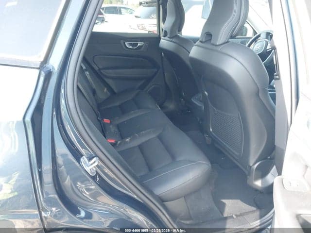 2024 VOLVO XC60 B5 PLUS DARK THEME 8