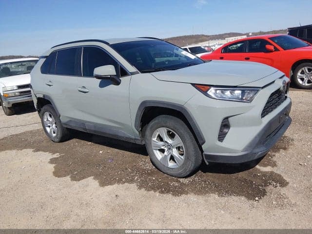 2020 TOYOTA RAV4 XLE 1
