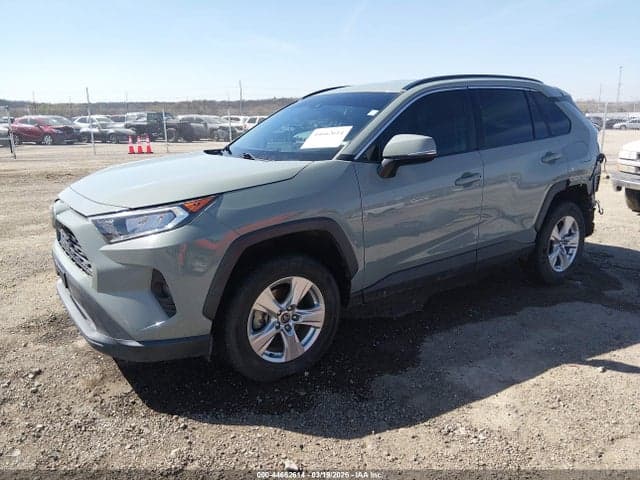 2020 TOYOTA RAV4 XLE 2