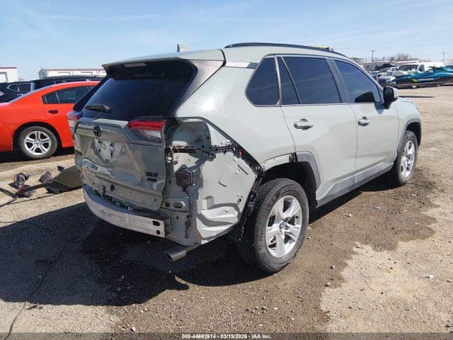 2020 TOYOTA RAV4 XLE 4
