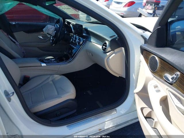 2019 MERCEDES-BENZ C 300 5