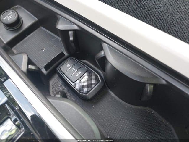 2019 VOLVO XC60 T6 MOMENTUM 11