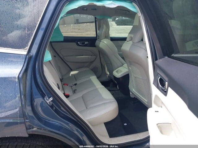 2019 VOLVO XC60 T6 MOMENTUM 8