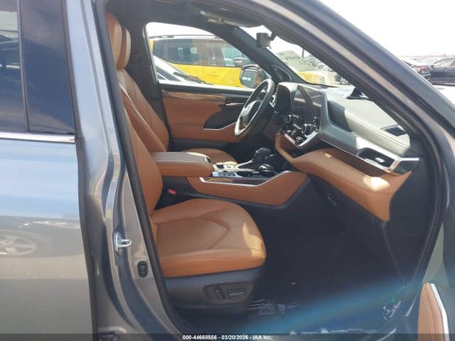 2024 TOYOTA HIGHLANDER PLATINUM 5