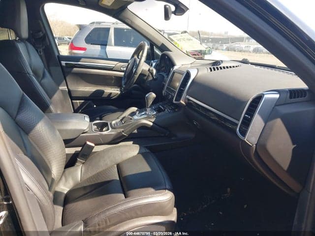 2014 PORSCHE CAYENNE 5