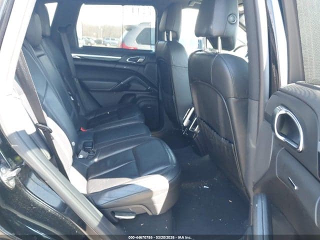 2014 PORSCHE CAYENNE 8