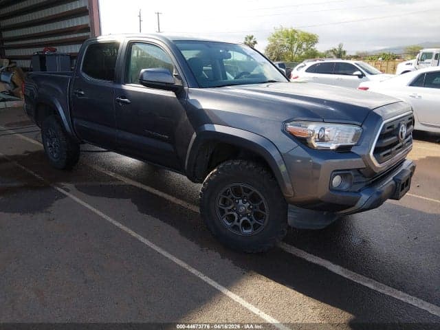 2017 TOYOTA TACOMA SR5 V6
