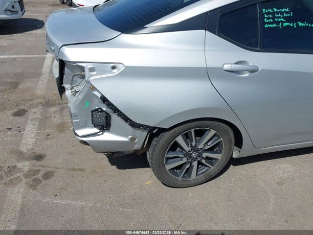 2021 NISSAN VERSA SV XTRONIC CVT 17