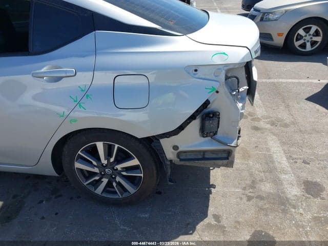 2021 NISSAN VERSA SV XTRONIC CVT 18
