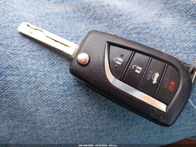 2021 TOYOTA CAMRY SE 11