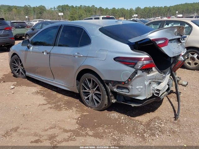 2021 TOYOTA CAMRY SE 3