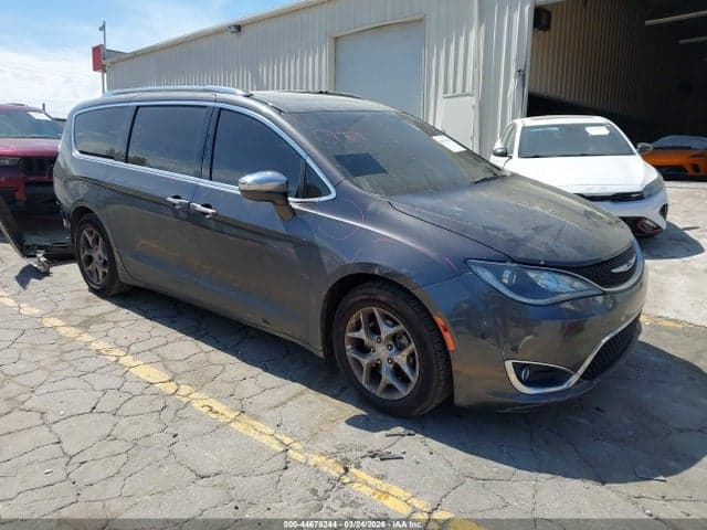 2017 CHRYSLER PACIFICA LIMITED 1
