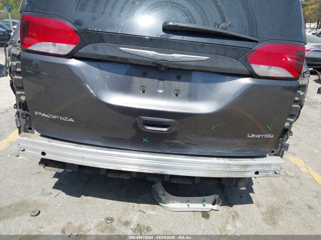 2017 CHRYSLER PACIFICA LIMITED 6