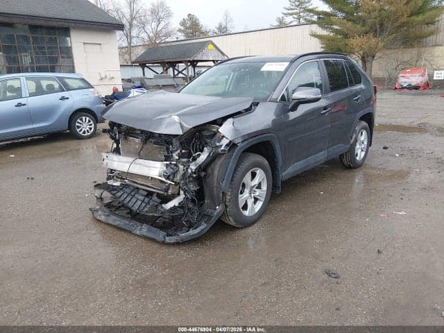 2021 TOYOTA RAV4 XLE 2