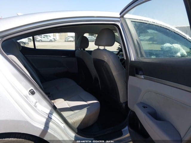2018 HYUNDAI ELANTRA SEL 8