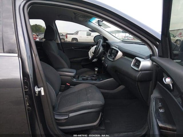 2019 KIA SORENTO 2.4L LX 5