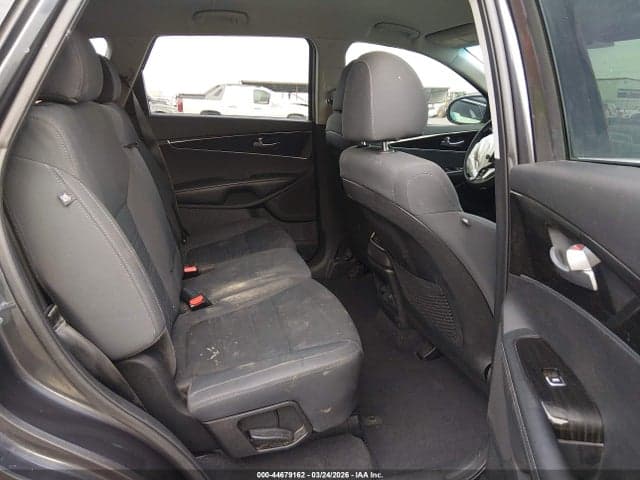 2019 KIA SORENTO 2.4L LX 8