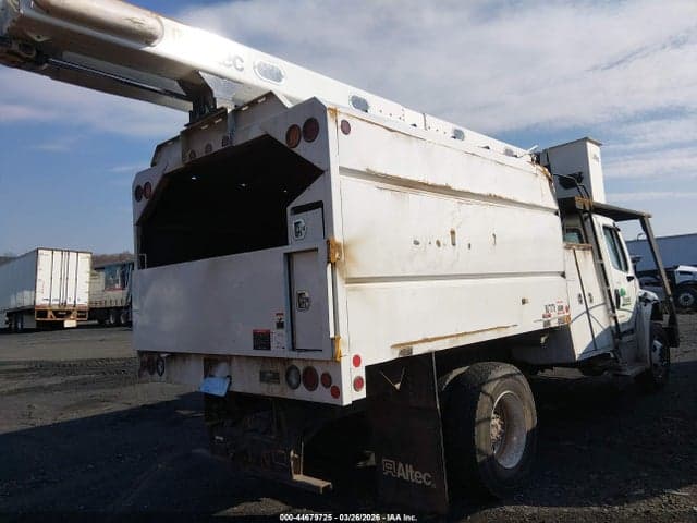 2025 FREIGHTLINER M2 106 4