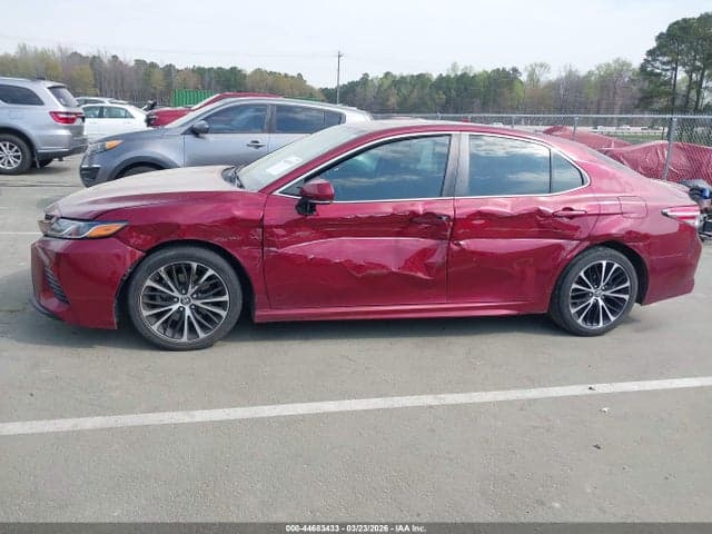 2018 TOYOTA CAMRY SE 14