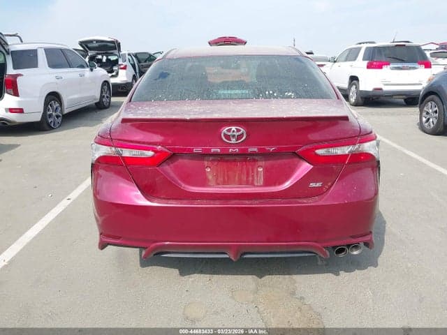 2018 TOYOTA CAMRY SE 16
