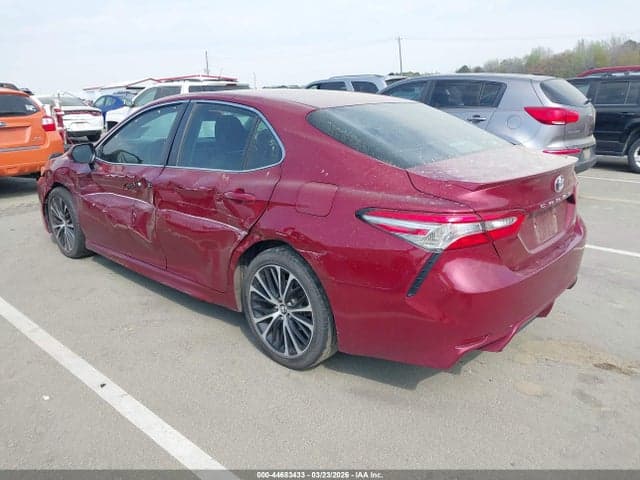 2018 TOYOTA CAMRY SE 3