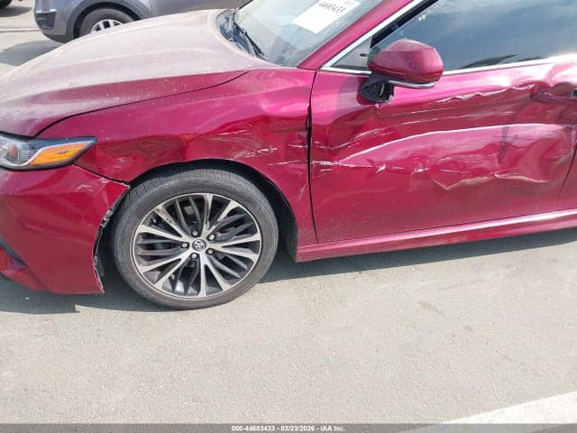 2018 TOYOTA CAMRY SE 6