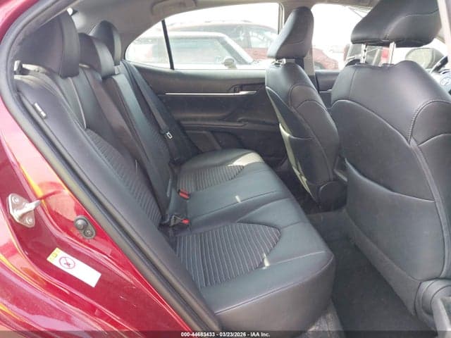 2018 TOYOTA CAMRY SE 8