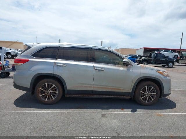 2019 TOYOTA HIGHLANDER XLE 13