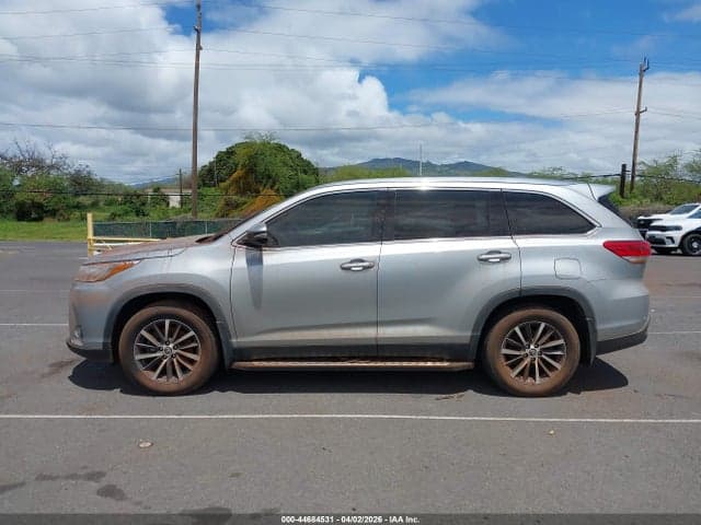 2019 TOYOTA HIGHLANDER XLE 14
