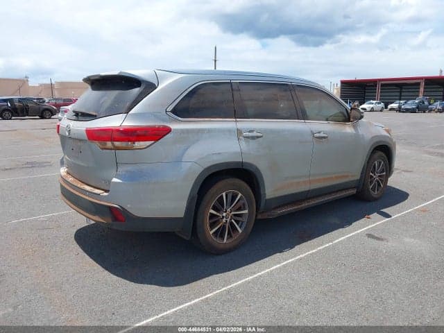 2019 TOYOTA HIGHLANDER XLE 4